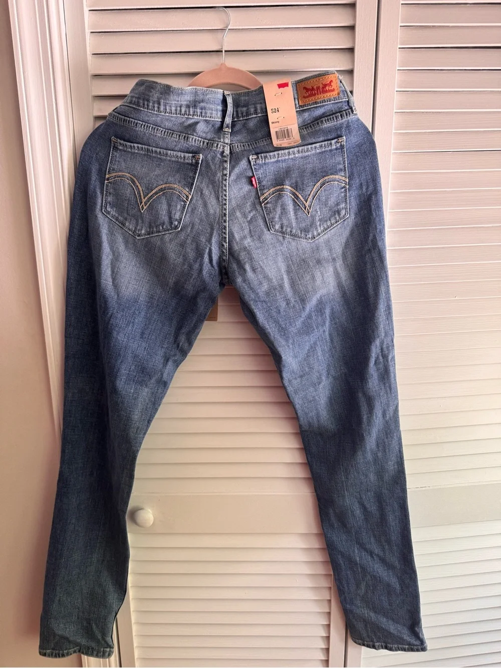 NWT Levi's 524 Skinny Jeans Medium Wash Denim Size 9M / 29